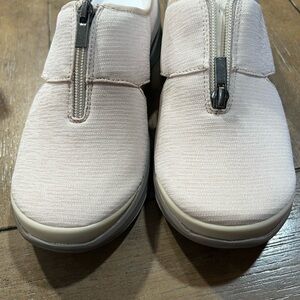 Bzees Light Pink Kids Slip-On Slippers